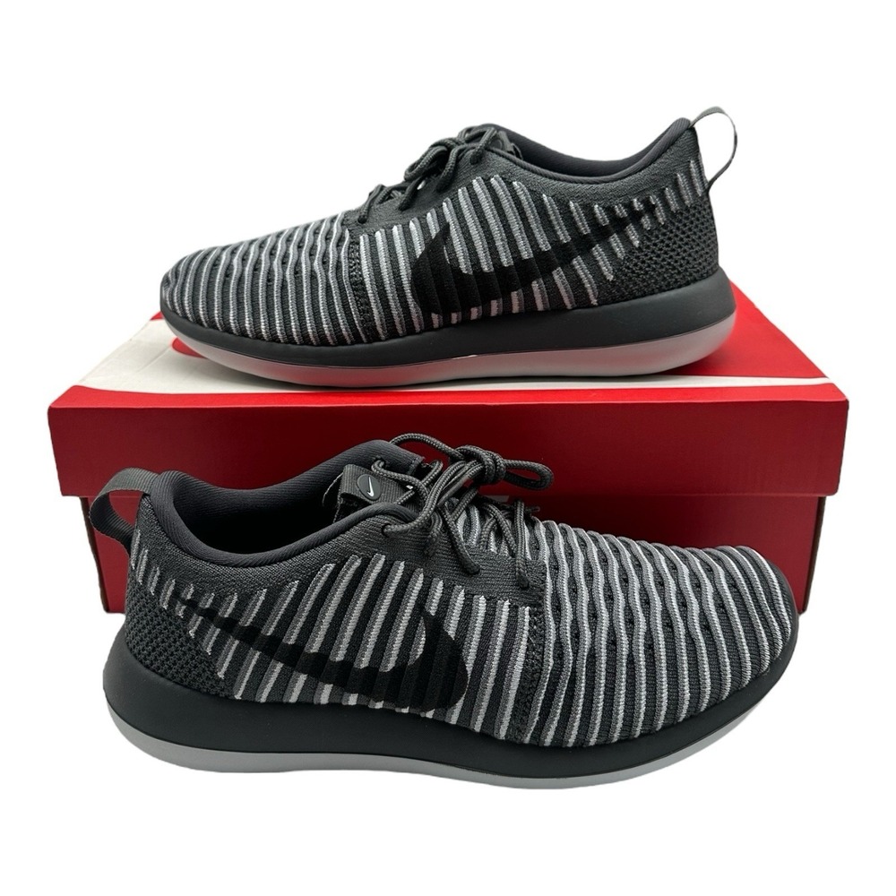 Nike Roshe‎ Two Flyknit Shoes Womens Sz 7 Dark Grey Pure Platinum 844929-002